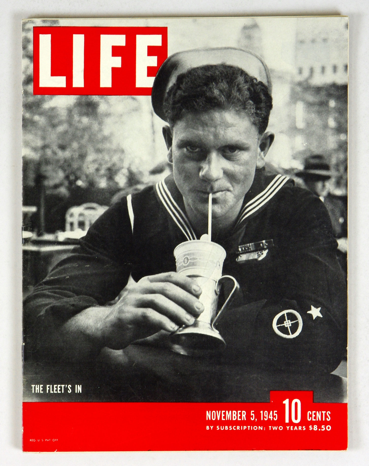 LIFE Magazine Back Issue 1945 Nov 5 The Fleet's In